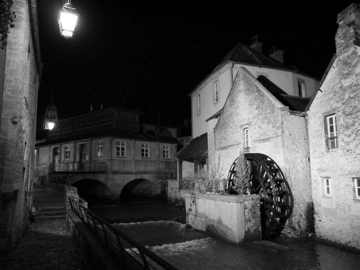 Les Combles De L Aure Grand Studio Cosy Confortable Classe 3 Etoiles Centre Bayeux 2 Mn A Pied Cathedrale Proche Plages Du Debarquement Zewnętrze zdjęcie